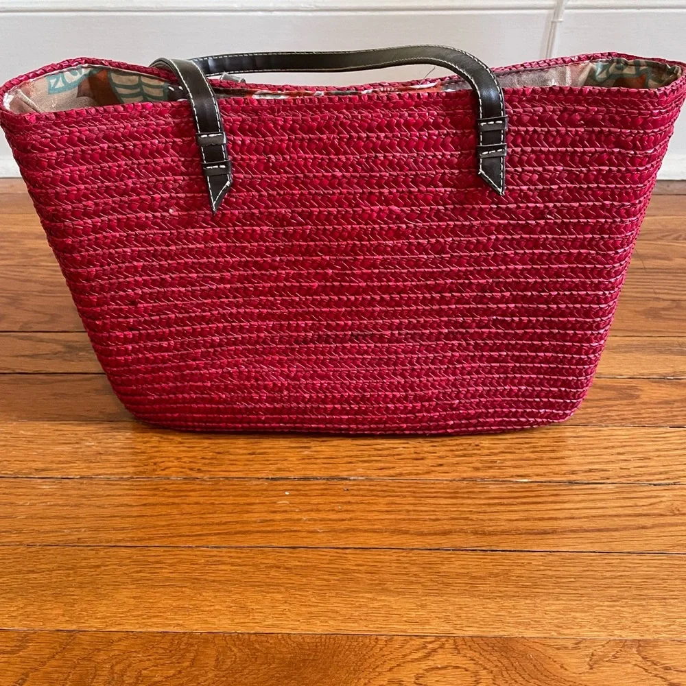 Red Straw Tote. New.